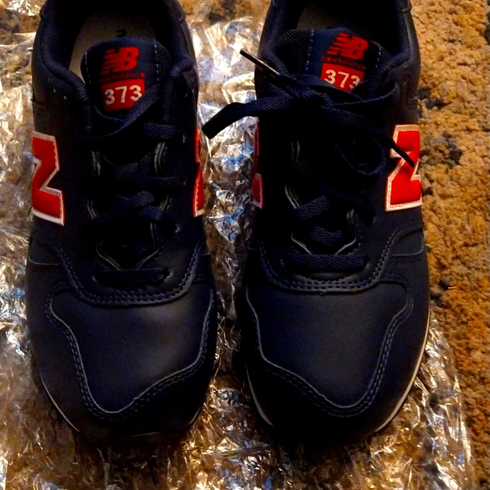Kids New balance size 4 open box brand new $25